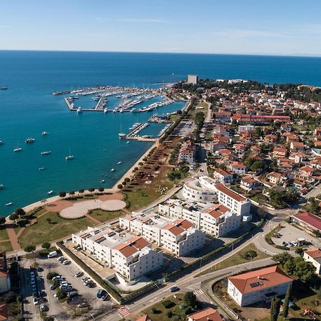Humagum Sea View Apartment - Garden Palace Umag Bagian luar foto