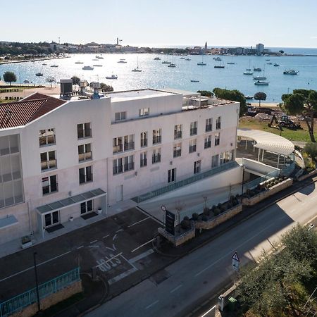 Humagum Sea View Apartment - Garden Palace Umag Bagian luar foto