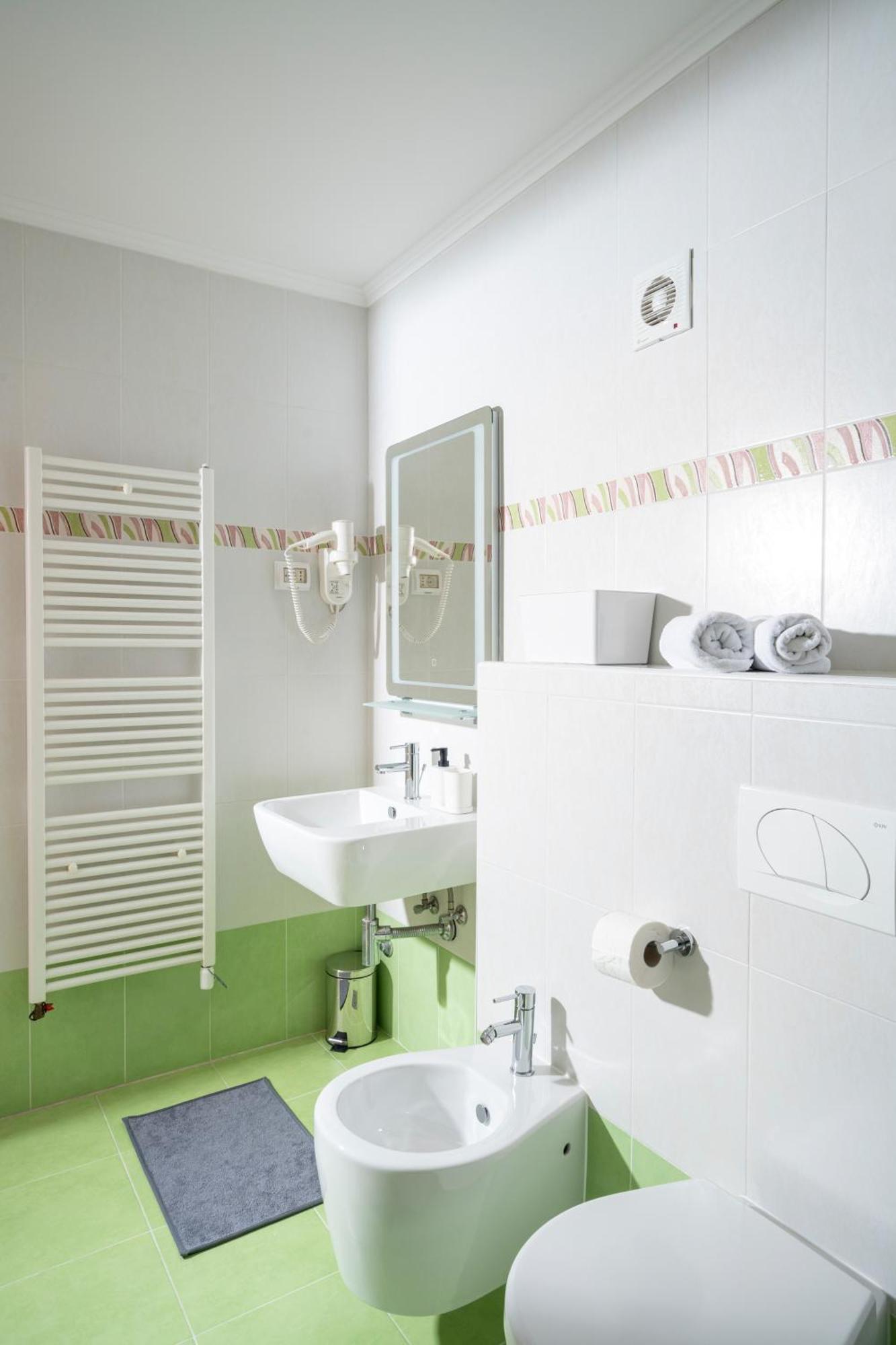 Humagum Sea View Apartment - Garden Palace Umag Bagian luar foto
