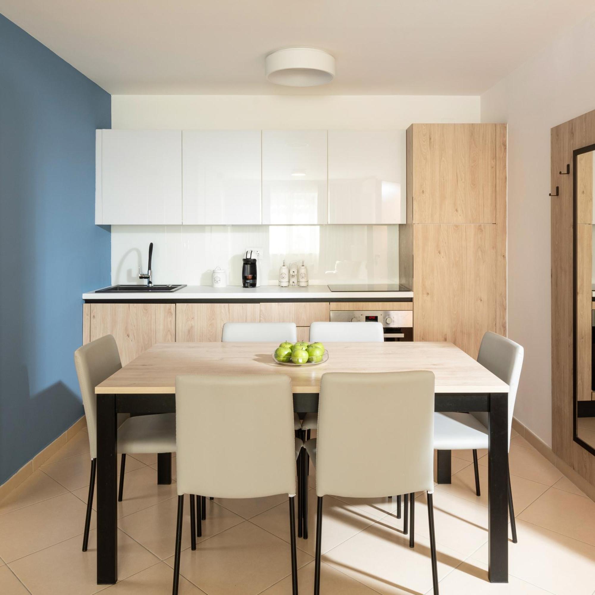 Humagum Sea View Apartment - Garden Palace Umag Bagian luar foto
