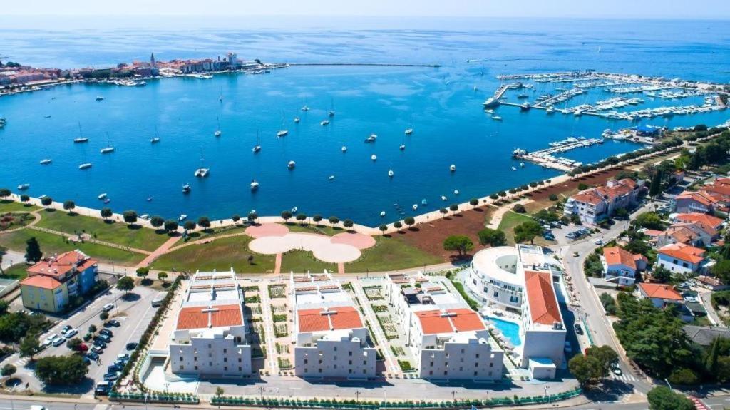 Humagum Sea View Apartment - Garden Palace Umag Bagian luar foto